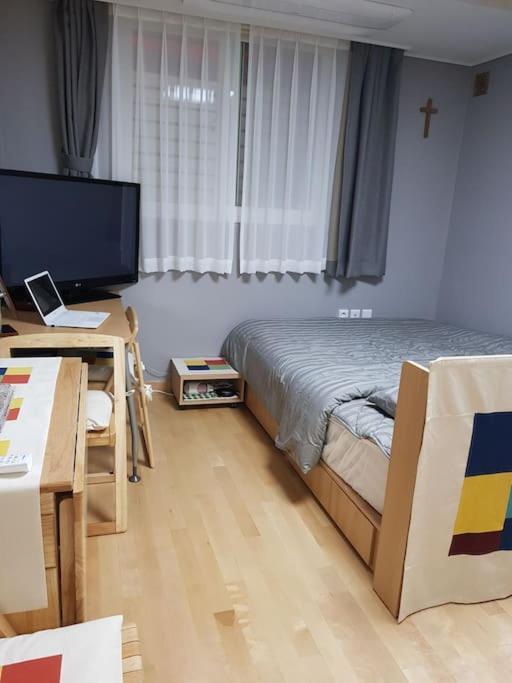 Gyeongbokgung Palace Seochon Christian Home - Foreigner Only Séoul Extérieur photo